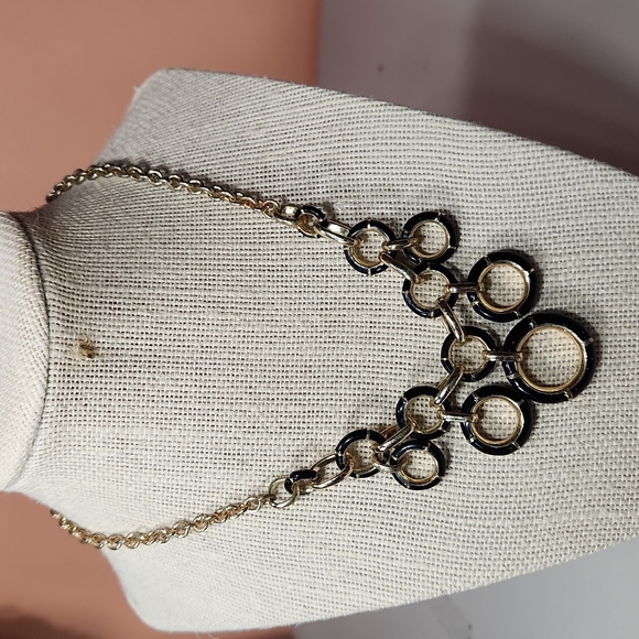 5/$25🌴Black & Gold Colored Hardware Ring Accented Necklace - Picture 1 of 4